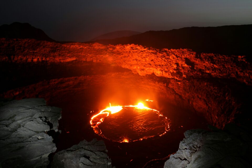 Wulkaniczny krater Erta Ale
