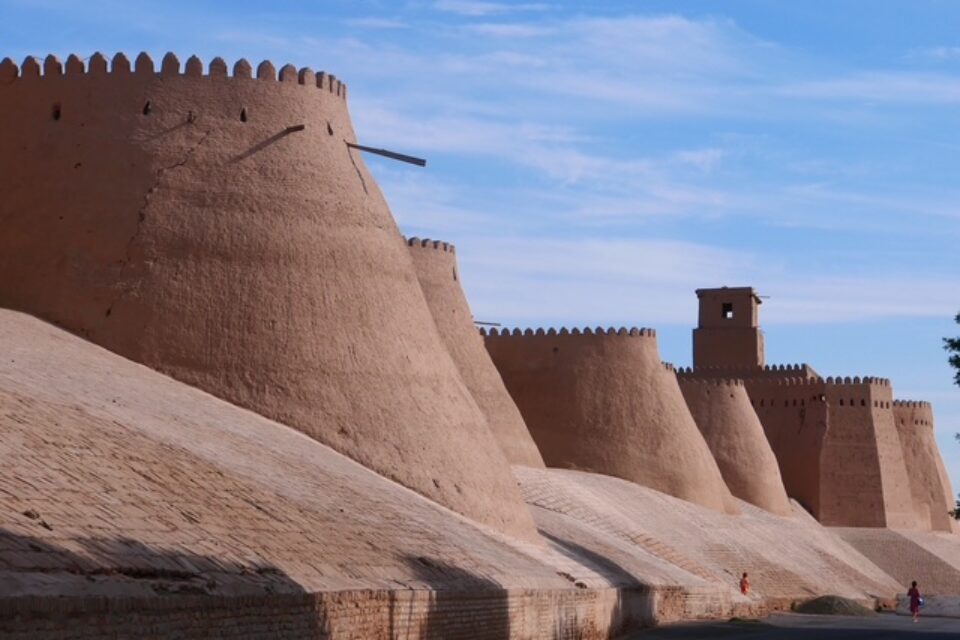 Mury twierdzy Iczan Kala (UNESCO)