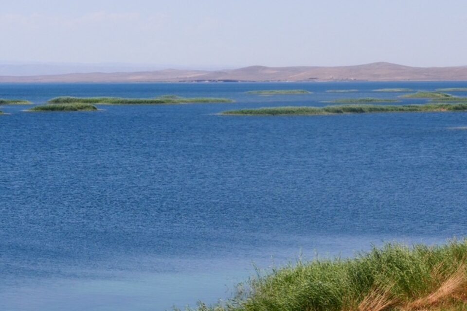 Jezioro Ajdar-kul